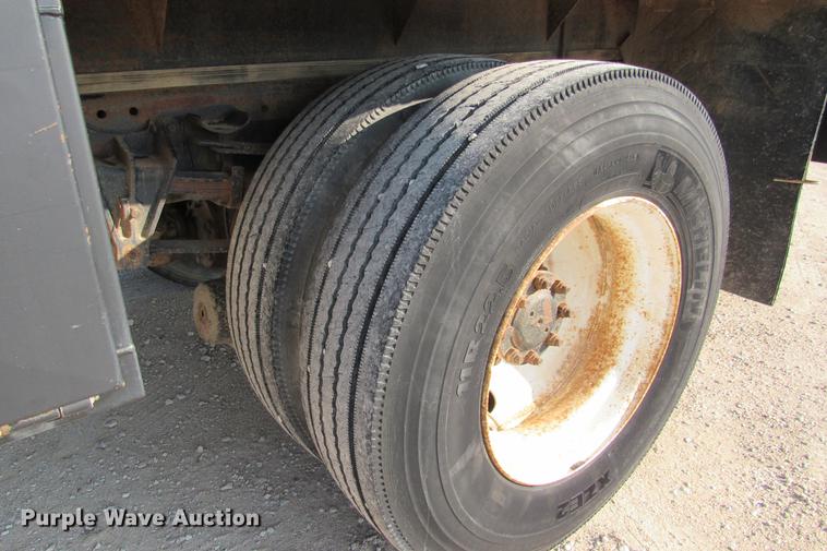 image for item DE0188 1997 International 8100 flatbed truck