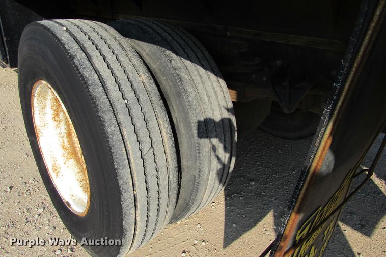 image for item DE0188 1997 International 8100 flatbed truck