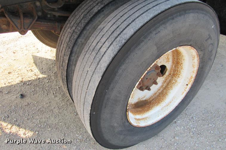 image for item DE0188 1997 International 8100 flatbed truck