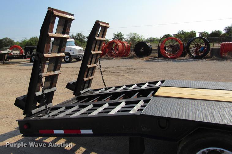 image for item DE0189 2004 Belshe T10 equipment trailer