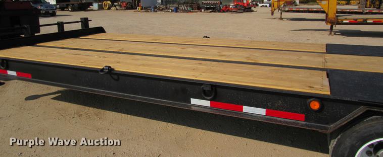 image for item DE0189 2004 Belshe T10 equipment trailer