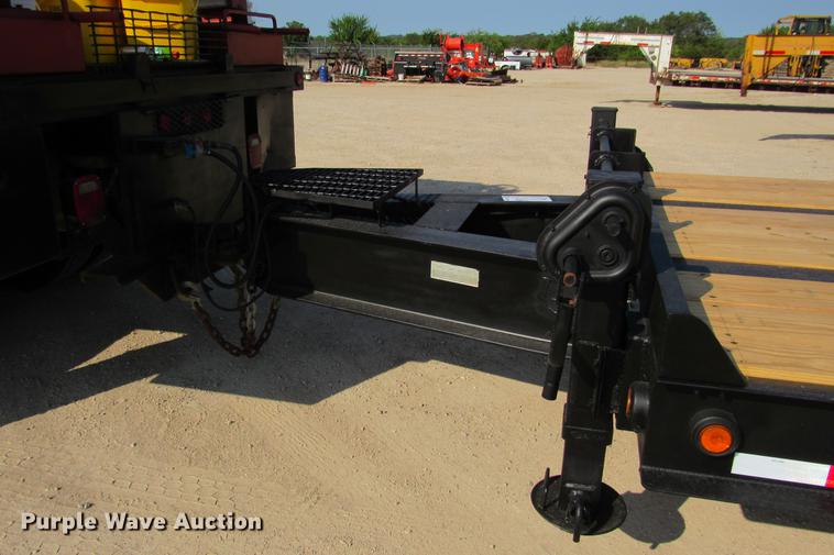 image for item DE0189 2004 Belshe T10 equipment trailer