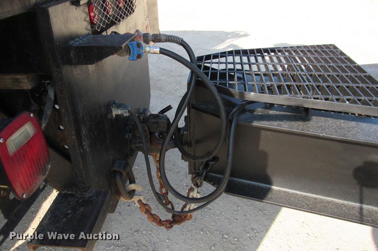 image for item DE0189 2004 Belshe T10 equipment trailer