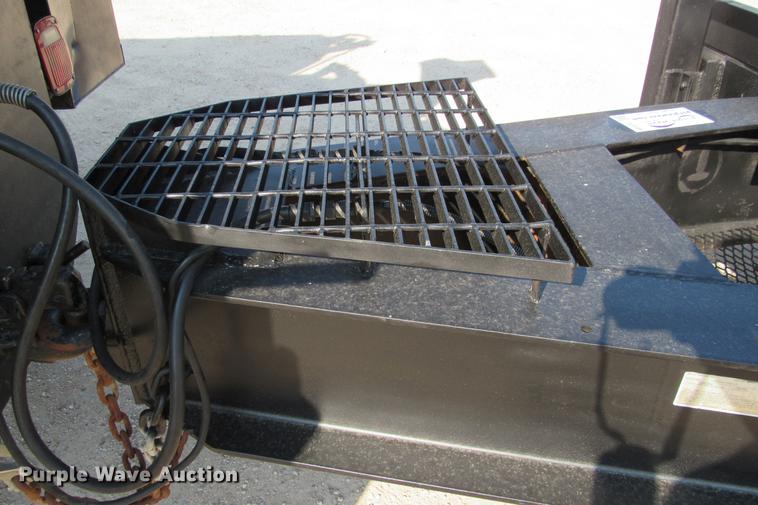 image for item DE0189 2004 Belshe T10 equipment trailer