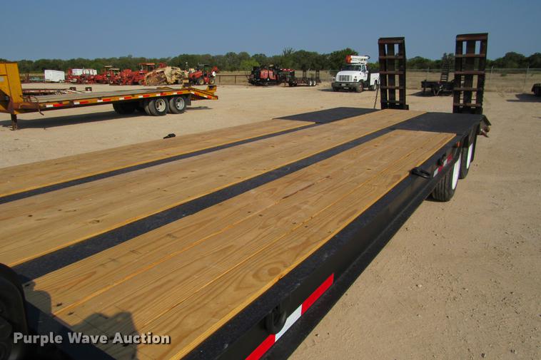 image for item DE0189 2004 Belshe T10 equipment trailer