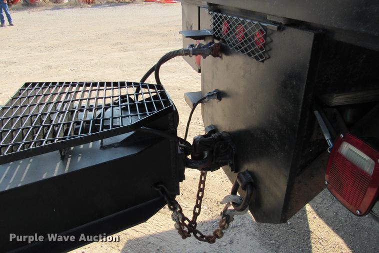 image for item DE0189 2004 Belshe T10 equipment trailer