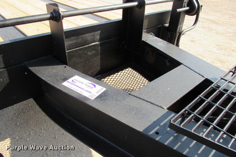 image for item DE0189 2004 Belshe T10 equipment trailer