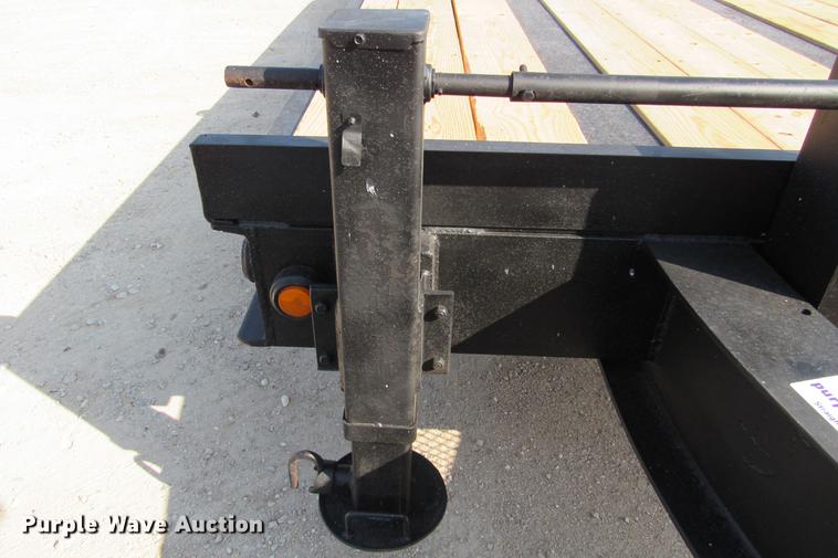 image for item DE0189 2004 Belshe T10 equipment trailer