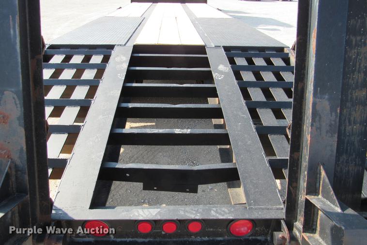 image for item DE0189 2004 Belshe T10 equipment trailer