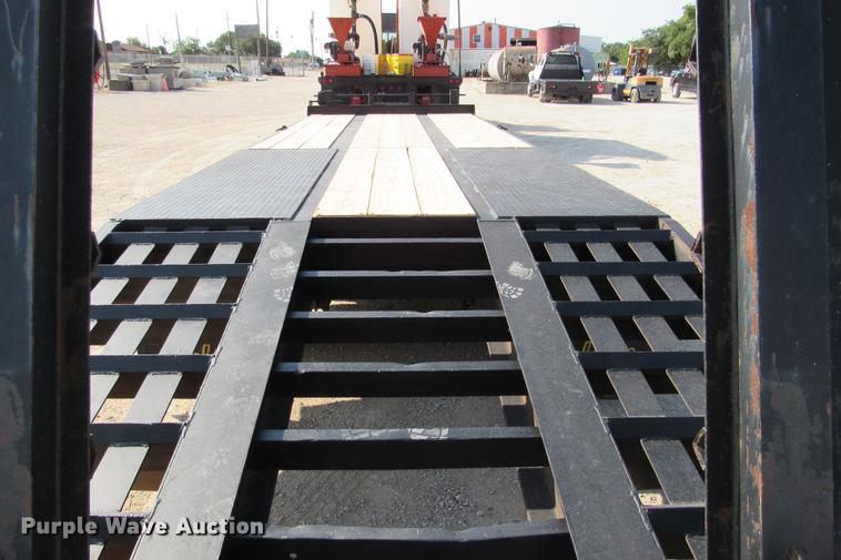 image for item DE0189 2004 Belshe T10 equipment trailer