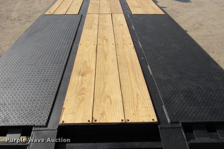 image for item DE0189 2004 Belshe T10 equipment trailer