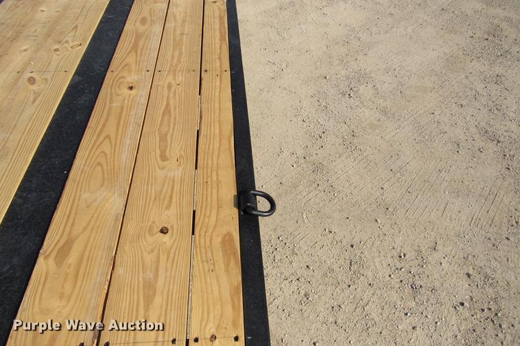 image for item DE0189 2004 Belshe T10 equipment trailer