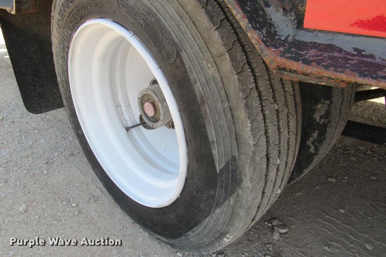 image for item DE0189 2004 Belshe T10 equipment trailer