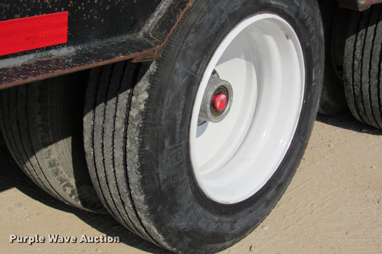 image for item DE0189 2004 Belshe T10 equipment trailer