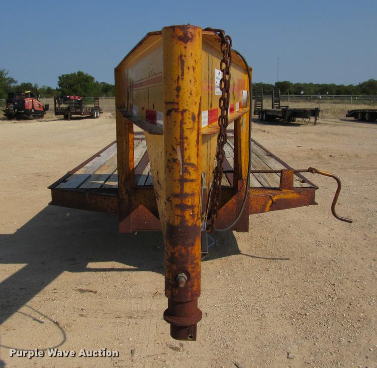 image for item DE0190 1985 Kalyn LPD-20 equipment trailer