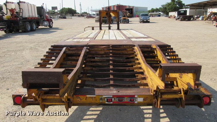 image for item DE0190 1985 Kalyn LPD-20 equipment trailer