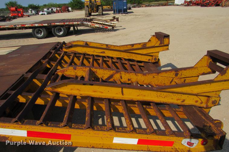 image for item DE0190 1985 Kalyn LPD-20 equipment trailer