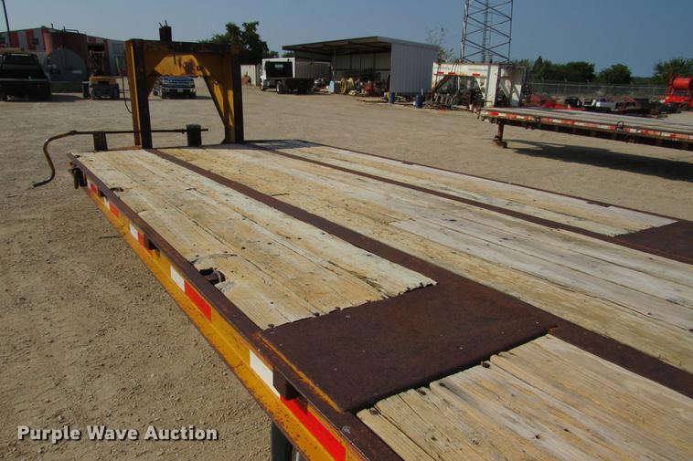 image for item DE0190 1985 Kalyn LPD-20 equipment trailer