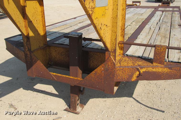 image for item DE0190 1985 Kalyn LPD-20 equipment trailer