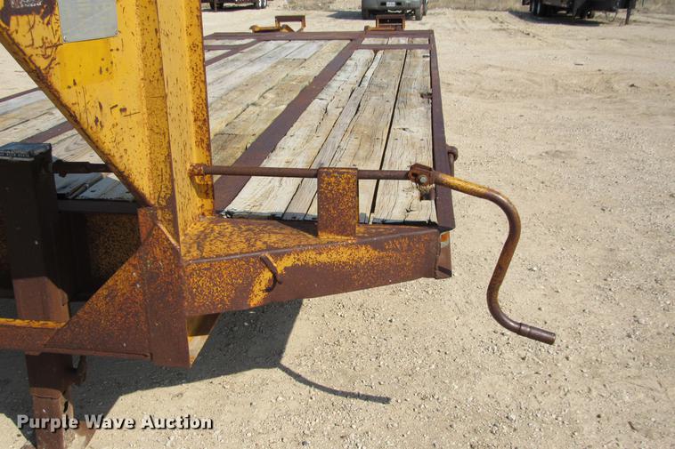 image for item DE0190 1985 Kalyn LPD-20 equipment trailer