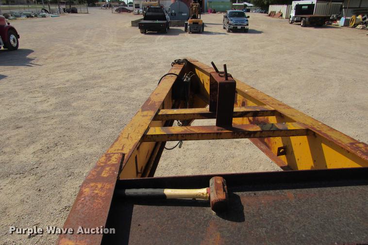 image for item DE0190 1985 Kalyn LPD-20 equipment trailer