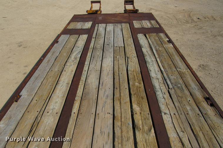 image for item DE0190 1985 Kalyn LPD-20 equipment trailer