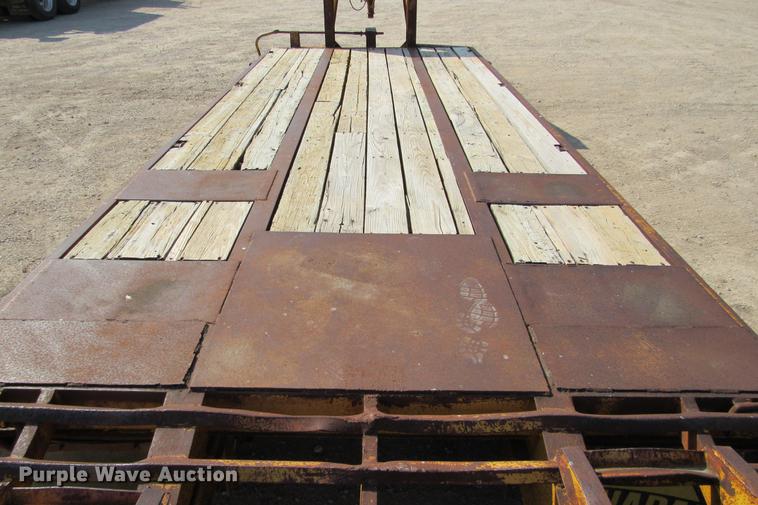 image for item DE0190 1985 Kalyn LPD-20 equipment trailer