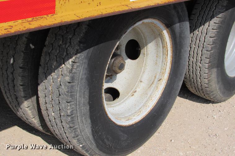 image for item DE0190 1985 Kalyn LPD-20 equipment trailer