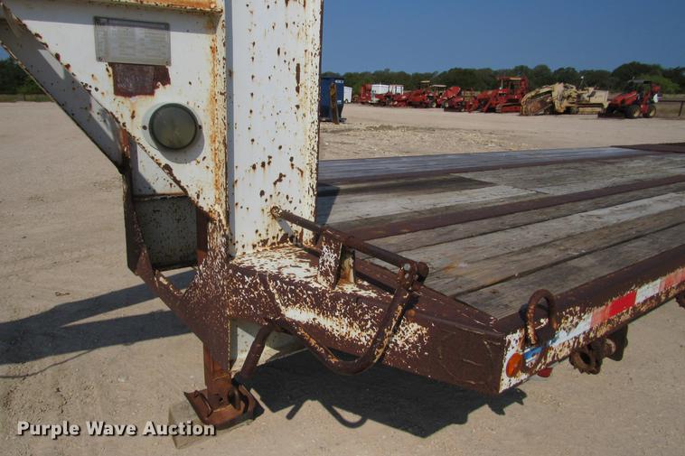 image for item DE0191 1987 Kalyn LPD-24 equipment trailer