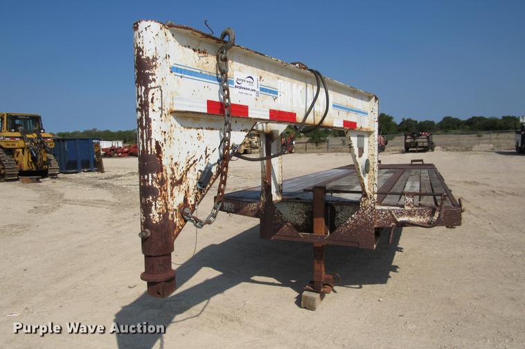 image for item DE0191 1987 Kalyn LPD-24 equipment trailer