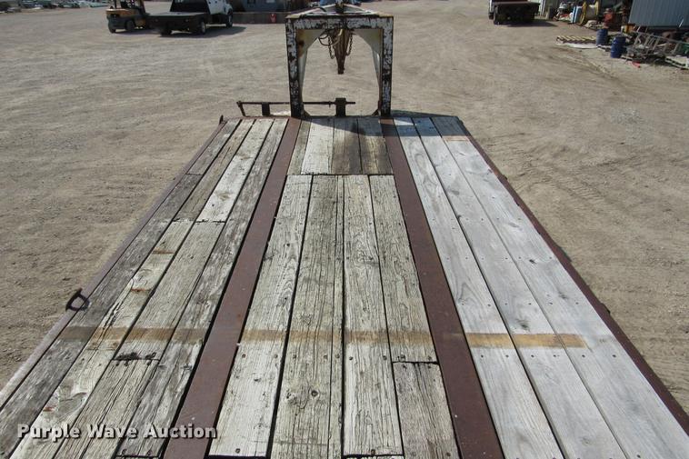 image for item DE0191 1987 Kalyn LPD-24 equipment trailer