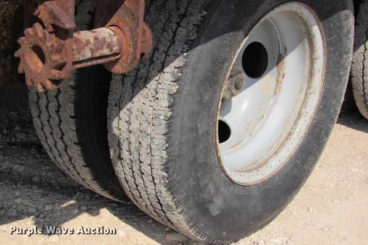 image for item DE0191 1987 Kalyn LPD-24 equipment trailer