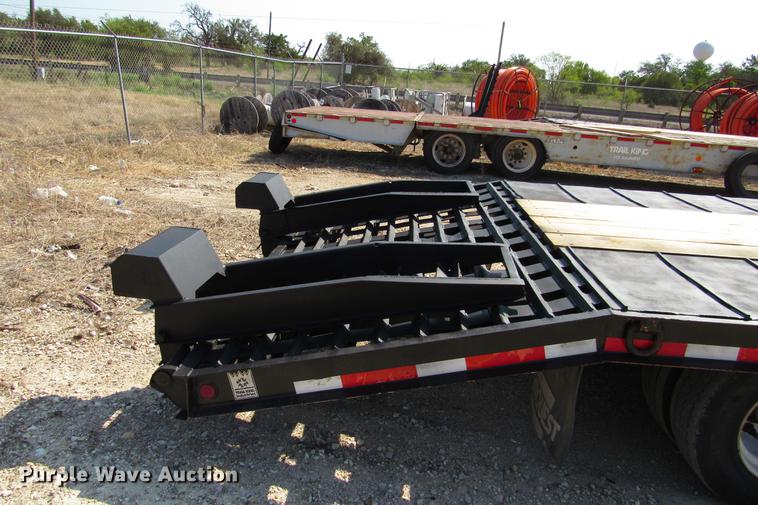 image for item DE0192 2006 Trail King TK50 drop deck equipment trailer
