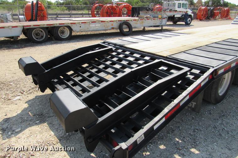 image for item DE0192 2006 Trail King TK50 drop deck equipment trailer