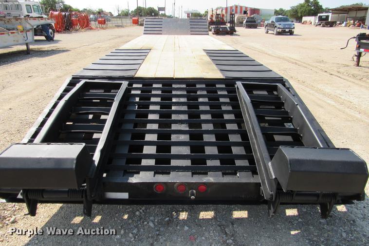 image for item DE0192 2006 Trail King TK50 drop deck equipment trailer