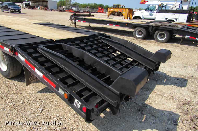 image for item DE0192 2006 Trail King TK50 drop deck equipment trailer