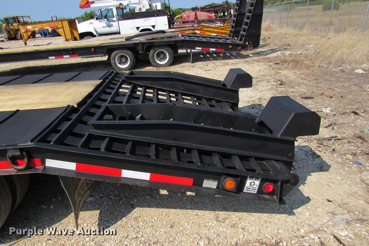 image for item DE0192 2006 Trail King TK50 drop deck equipment trailer