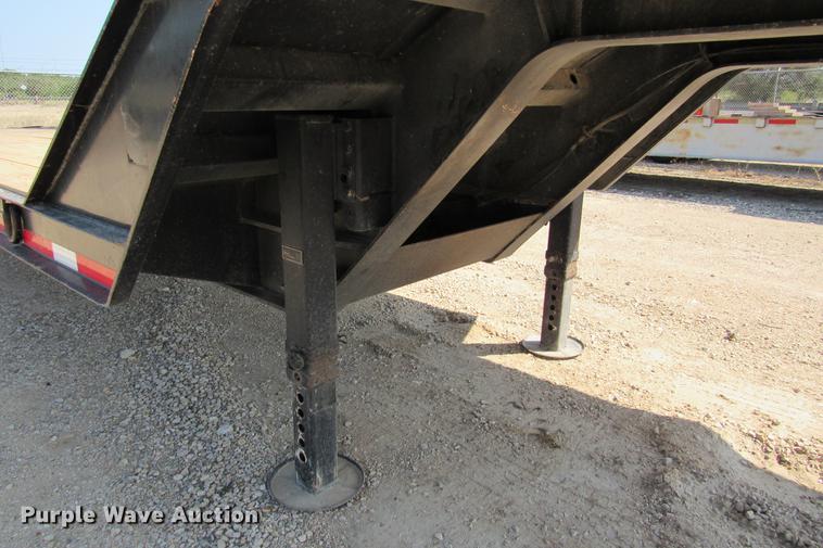 image for item DE0192 2006 Trail King TK50 drop deck equipment trailer