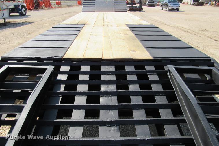 image for item DE0192 2006 Trail King TK50 drop deck equipment trailer