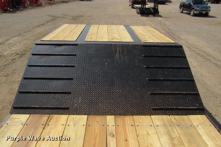 image for item DE0192 2006 Trail King TK50 drop deck equipment trailer