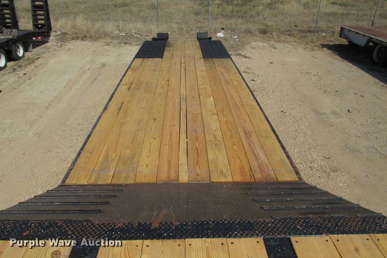 image for item DE0192 2006 Trail King TK50 drop deck equipment trailer