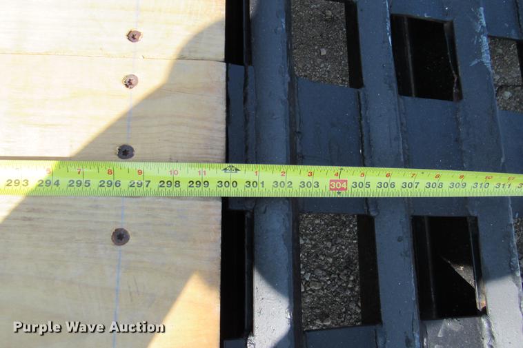 image for item DE0192 2006 Trail King TK50 drop deck equipment trailer