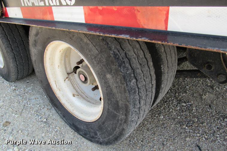 image for item DE0192 2006 Trail King TK50 drop deck equipment trailer