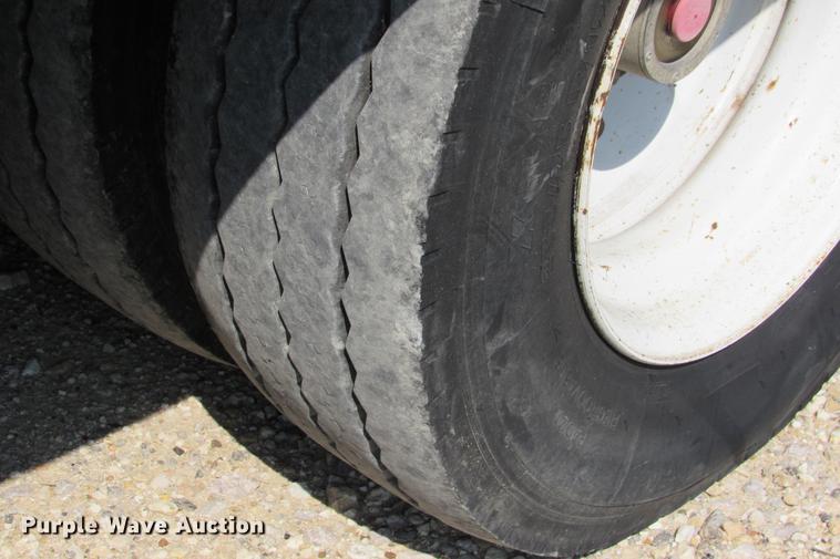 image for item DE0192 2006 Trail King TK50 drop deck equipment trailer