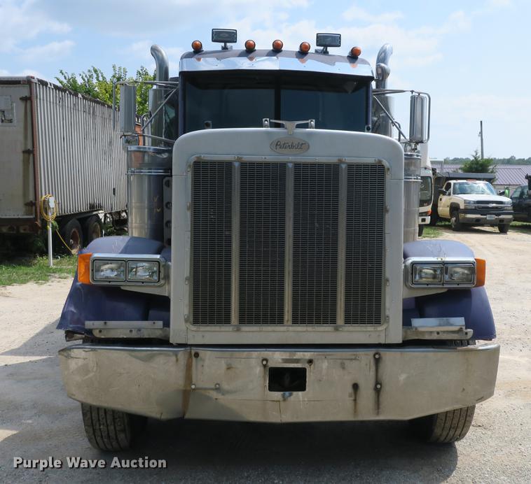 image for item DE3800 1997 Peterbilt 379 dump truck