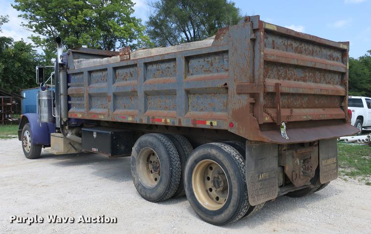 image for item DE3800 1997 Peterbilt 379 dump truck