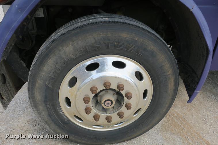 image for item DE3800 1997 Peterbilt 379 dump truck