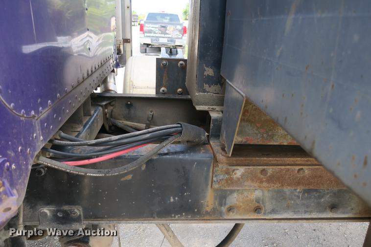 image for item DE3800 1997 Peterbilt 379 dump truck