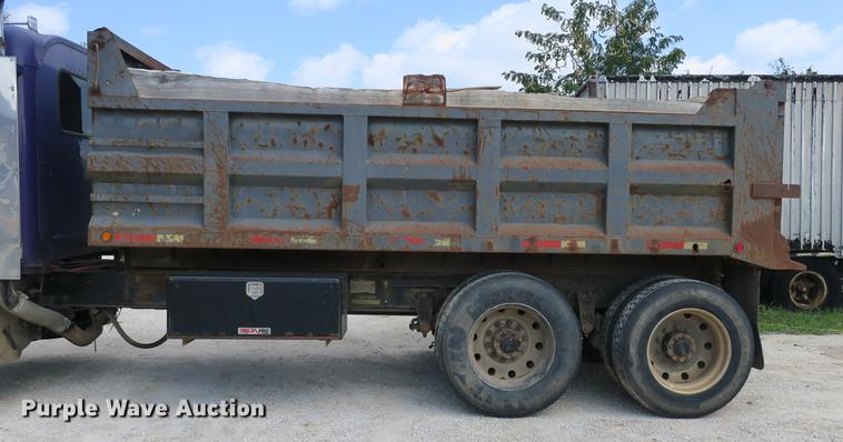 image for item DE3800 1997 Peterbilt 379 dump truck
