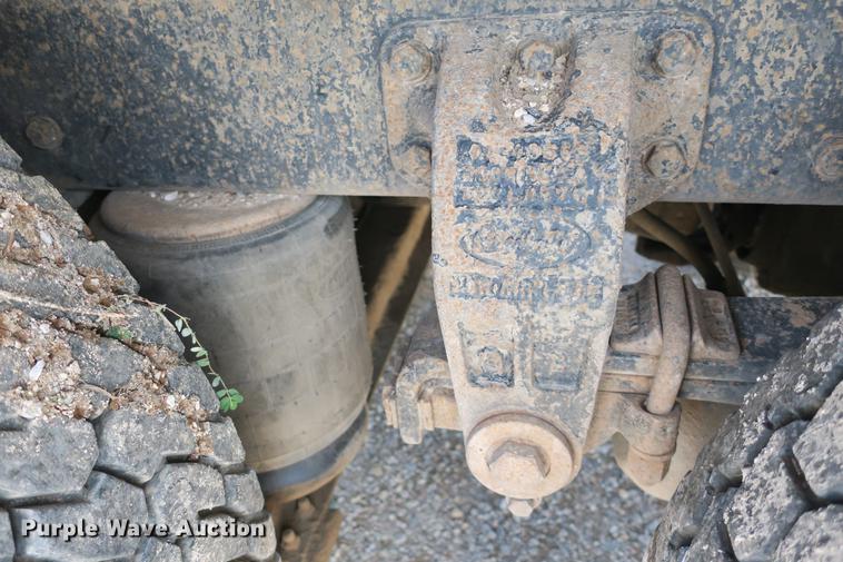 image for item DE3800 1997 Peterbilt 379 dump truck